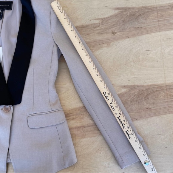 BCBGMAXAZRIA Soy Chai Tuxedo Blazer XS - Picture 3 of 6